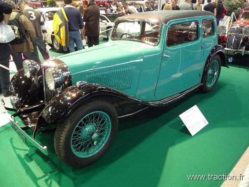 2011_epoquauto (129).jpg - 05/11/2011 - 69000 LYON - EPOQU'AUTO - 33ème Salon International Autos & Motos Anciennes - JAGUAR type : SS2 - FOUR LIGHT SALOON - 1934